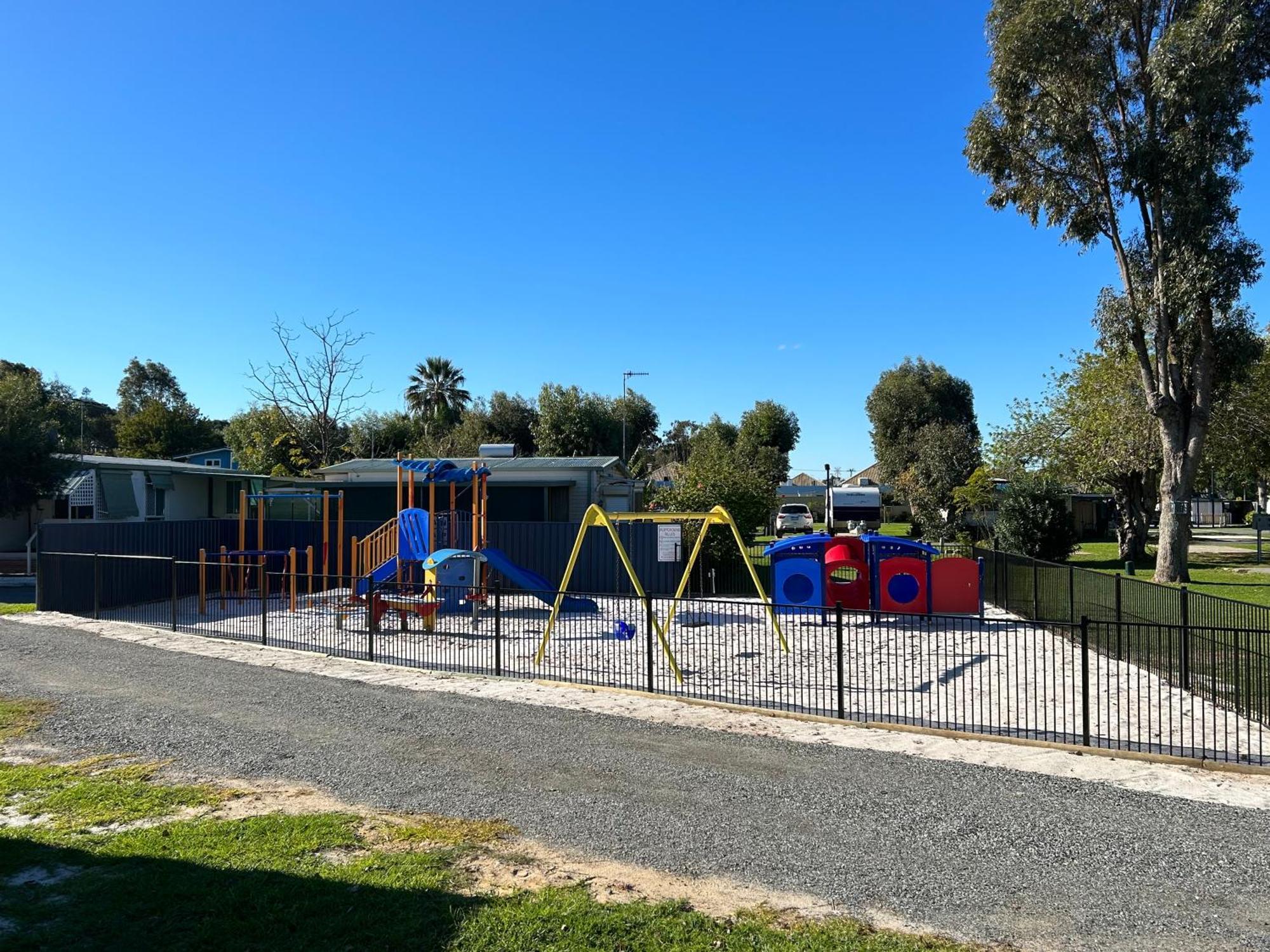 Mandurah Coastal Holiday Park Esterno foto